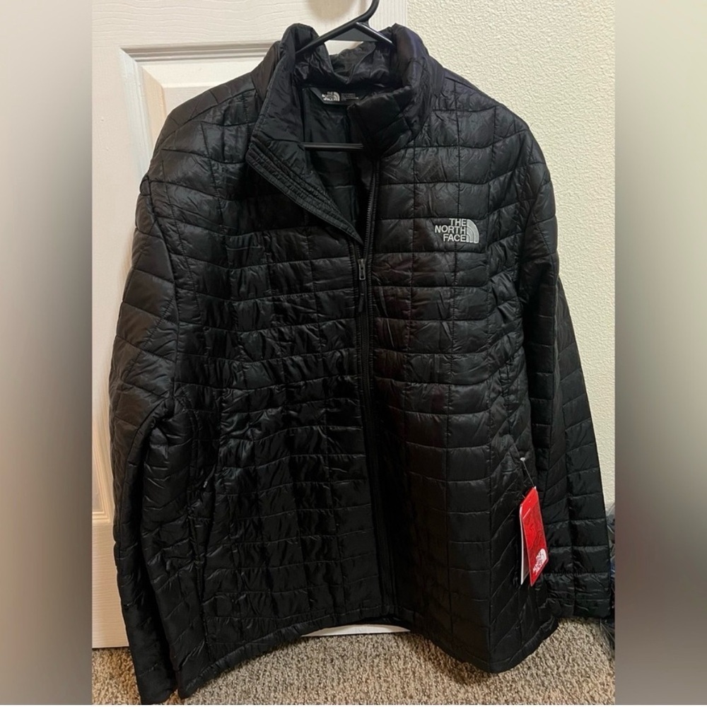 The North Face Men's Black
Puffer Jacket
